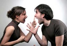 Mơ vợ chồng cãi nhau đánh con gì?