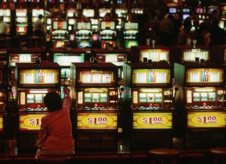 máy đánh bạc casino